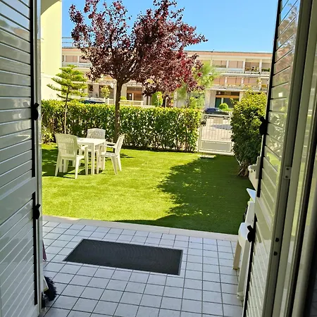 Lavinia's House アパート